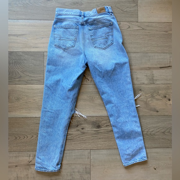 Ripped Light Wash Jeans - Picture 2 of 3